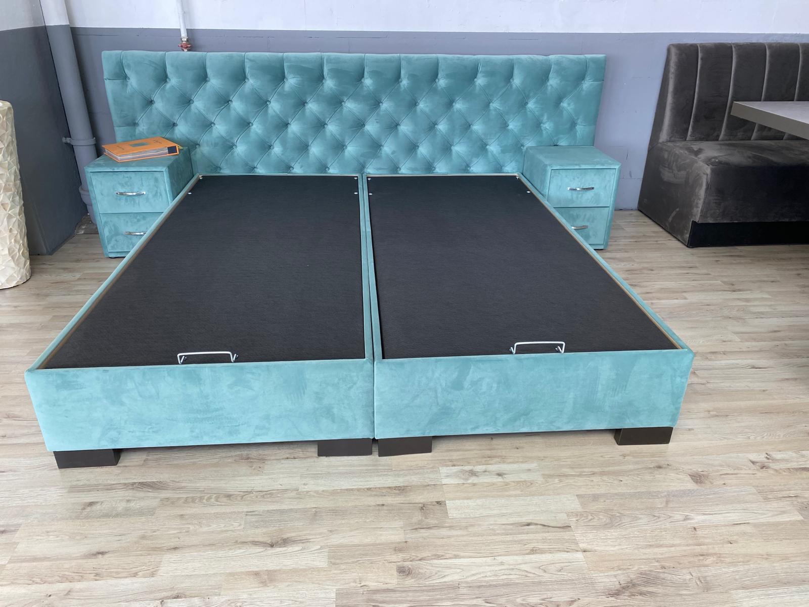 Gestoffeerd bed